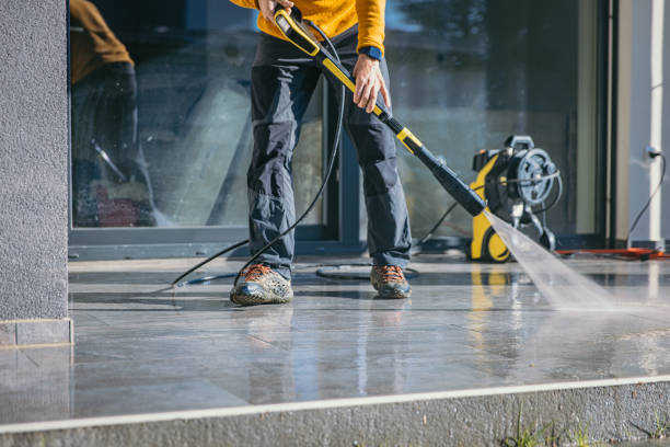 Best Deck Pressure Washing  in Hialeah, FL
